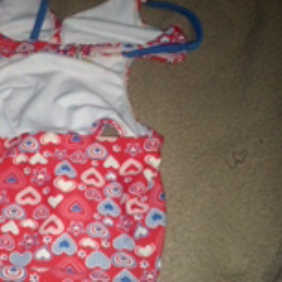 A bathig suit - Picture 4 of 4